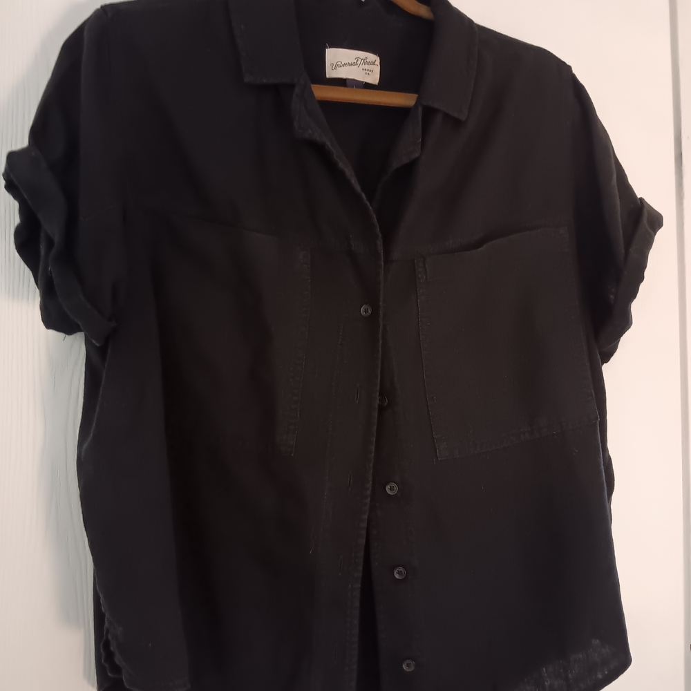 Universal Thread Classic Black Shirt